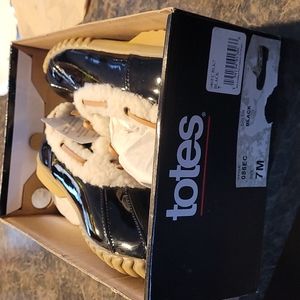 Totes boots